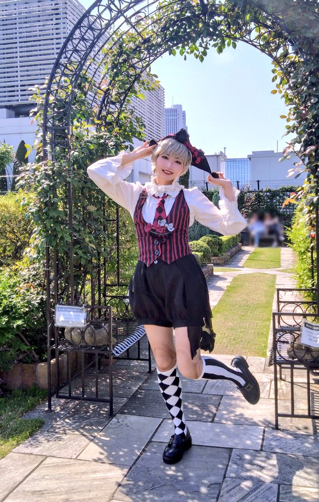 今日のコーデ🎪
Vest…PEACE NOW
Pants…elements,H
Stockings…タブロヲ
Shoes…axes femme
その他…ALICE and the PIRATES

道化師少年型自動人形