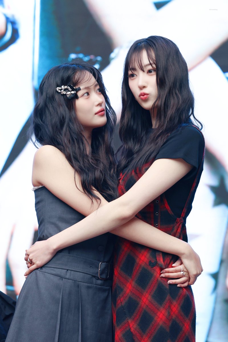 250420 HD  

💜

#리이나 #서이 #하이키 
#RIINA #SEOI #H1KEY 
#리이나가_나라를_구한다