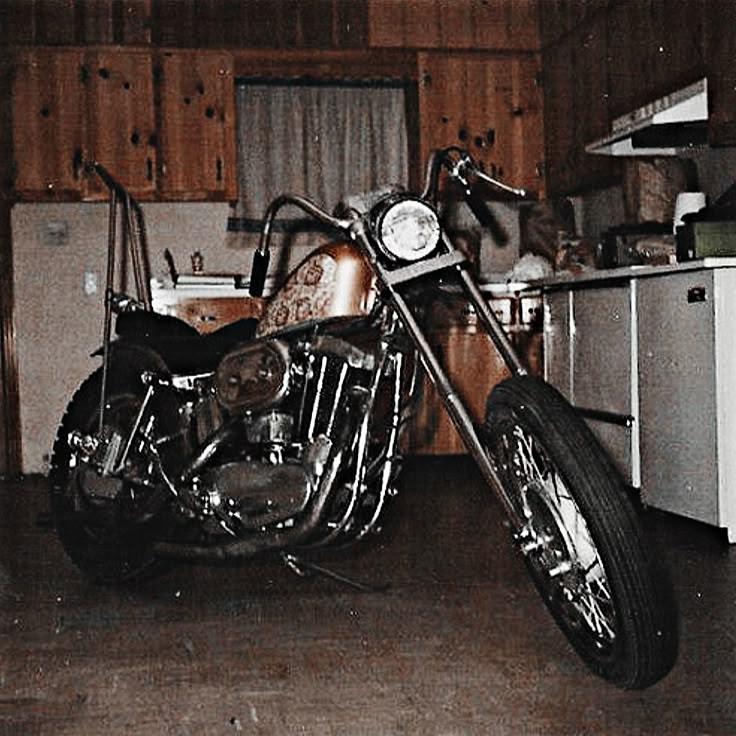 archerblxxd's tweet photo. ─── 𝐉𝐀𝐃𝐄𝐍 𝐀𝐑𝐂𝐇𝐄𝐑  ───
                 80s Au - 𝕿𝖍𝖗𝖊𝖆𝖉
⠀⠀
      𝐈. Motorista
      𝐈𝐈. Universidad de Harvard.
      𝐈𝐈𝐈. Física https://t.co/pQsS0SgMGz