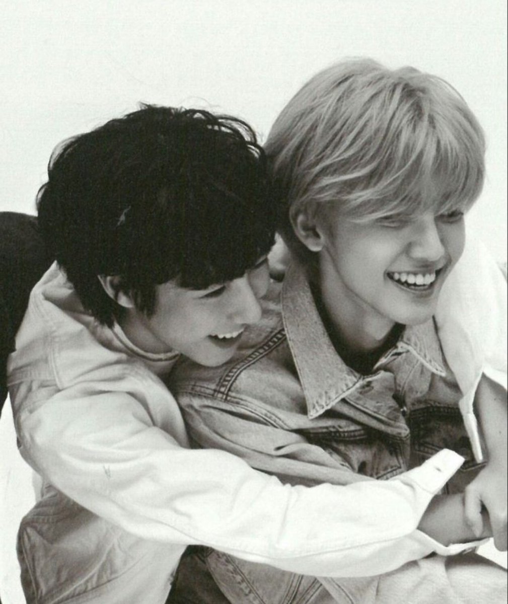 bluenfoxie's tweet photo. Jaemren few tweets au 

— Everyone loves him, but he's mine https://t.co/xtGSptSeYr