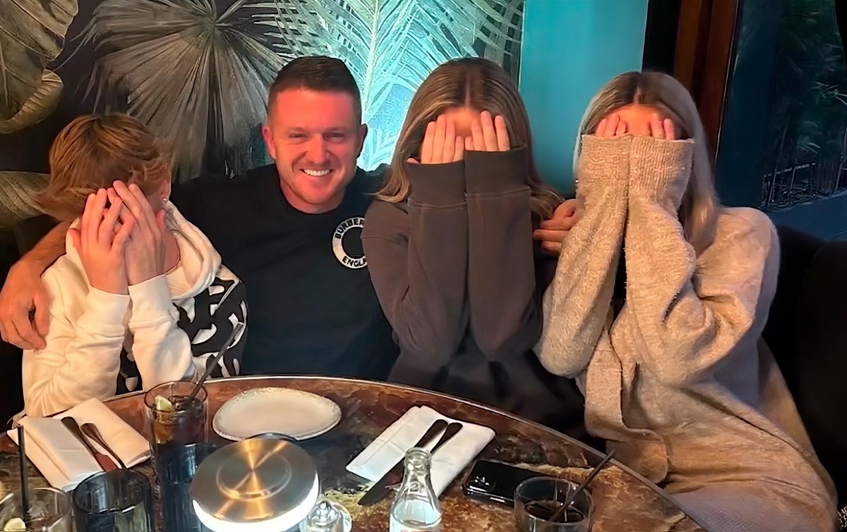Tommy Robinson 🇬🇧 (@trobinsonnewera) on Twitter photo ADMIN POST.
Tommy Robinson has now spent 6 months in solitary confinement.
As <a href="/Keir_Starmer/">Keir Starmer</a> empties prisons of violent and sexual criminals, many who've reoffended, Inc rape and murder.
Tommy remains in isolation, because he wasn't jailed for a crime, he hurt nobody, the ADMIN POST.
Tommy Robinson has now spent 6 months in solitary confinement.
As <a href="/Keir_Starmer/">Keir Starmer</a> empties prisons of violent and sexual criminals, many who've reoffended, Inc rape and murder.
Tommy remains in isolation, because he wasn't jailed for a crime, he hurt nobody, the