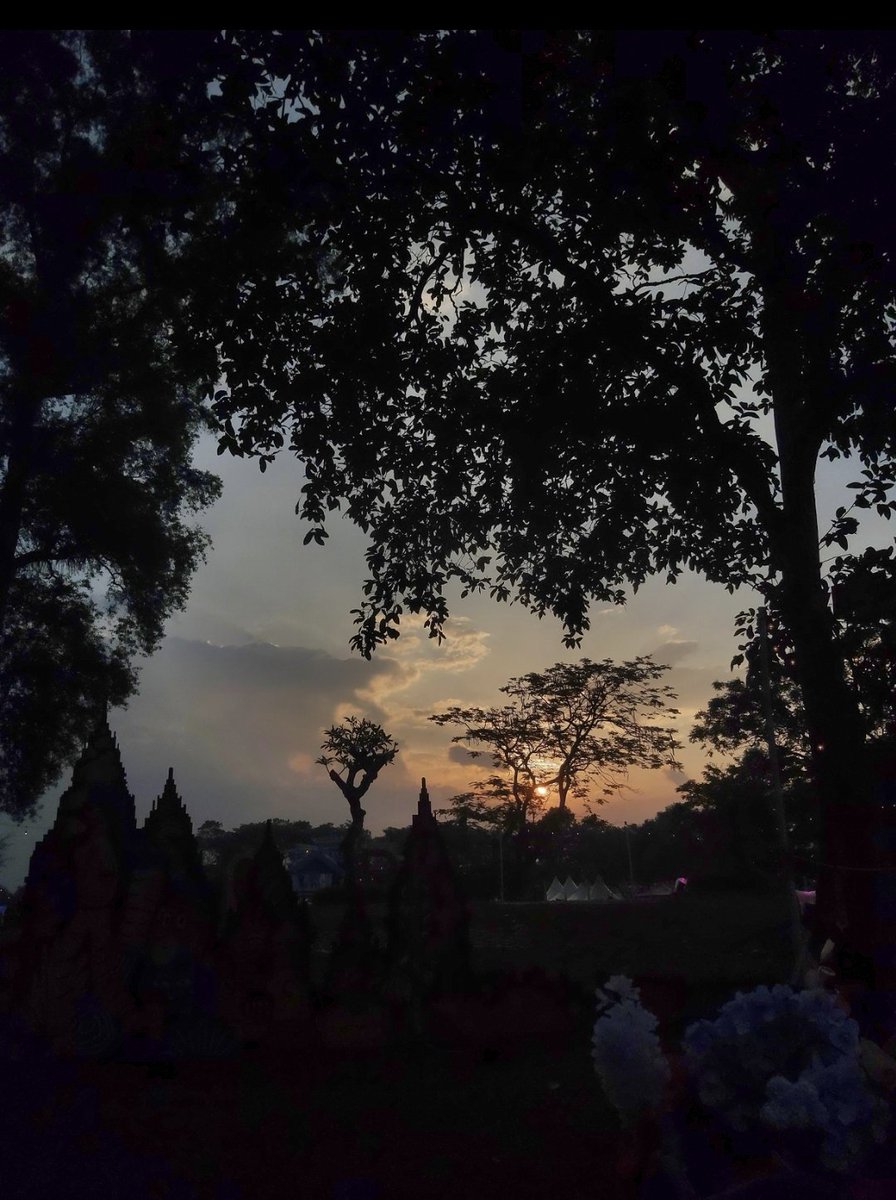 pllindahline's tweet image. Maybe tomorrow🍀
Yokohama Day 2🌸

#SunsetSerenadeForWonpil