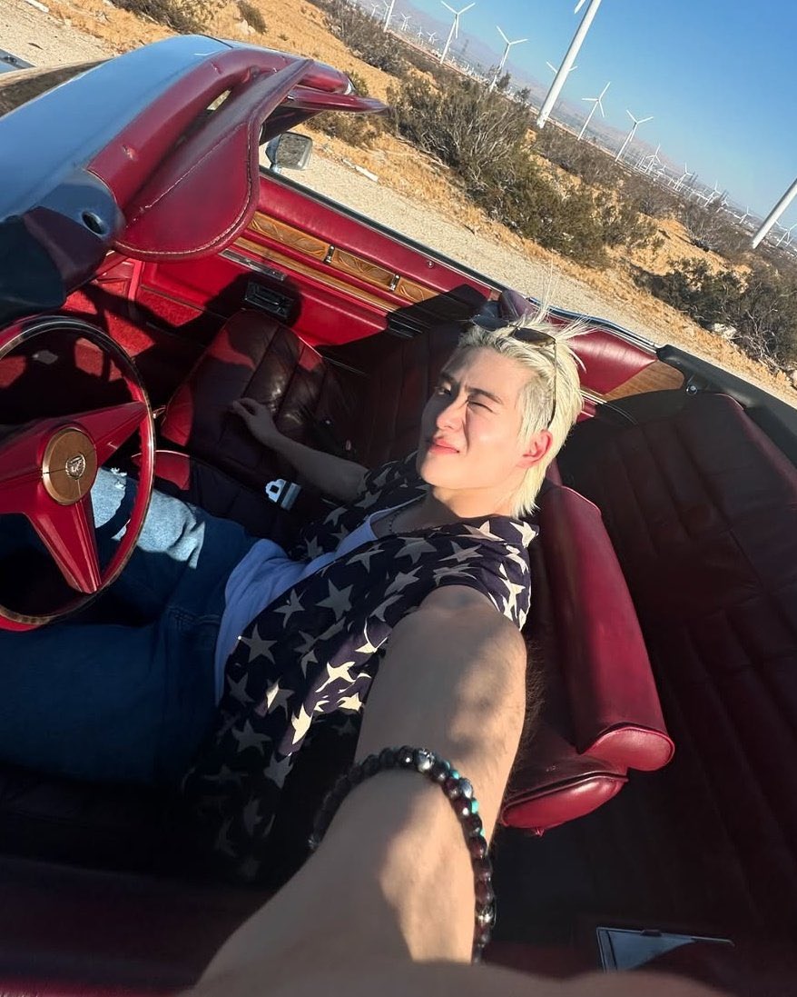 아제발 그만두자
다군만두고
탈영하자
나오자이제
오래됐다