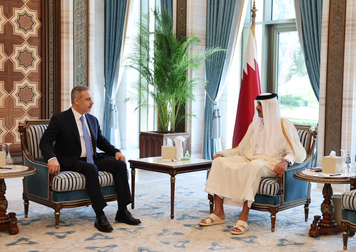 Minister of Foreign Affairs <a href="/HakanFidan/">Hakan Fidan</a> met with Emir Sheikh Tamim bin Hamad Al Thani of Qatar, in Doha. 🇹🇷🇶🇦