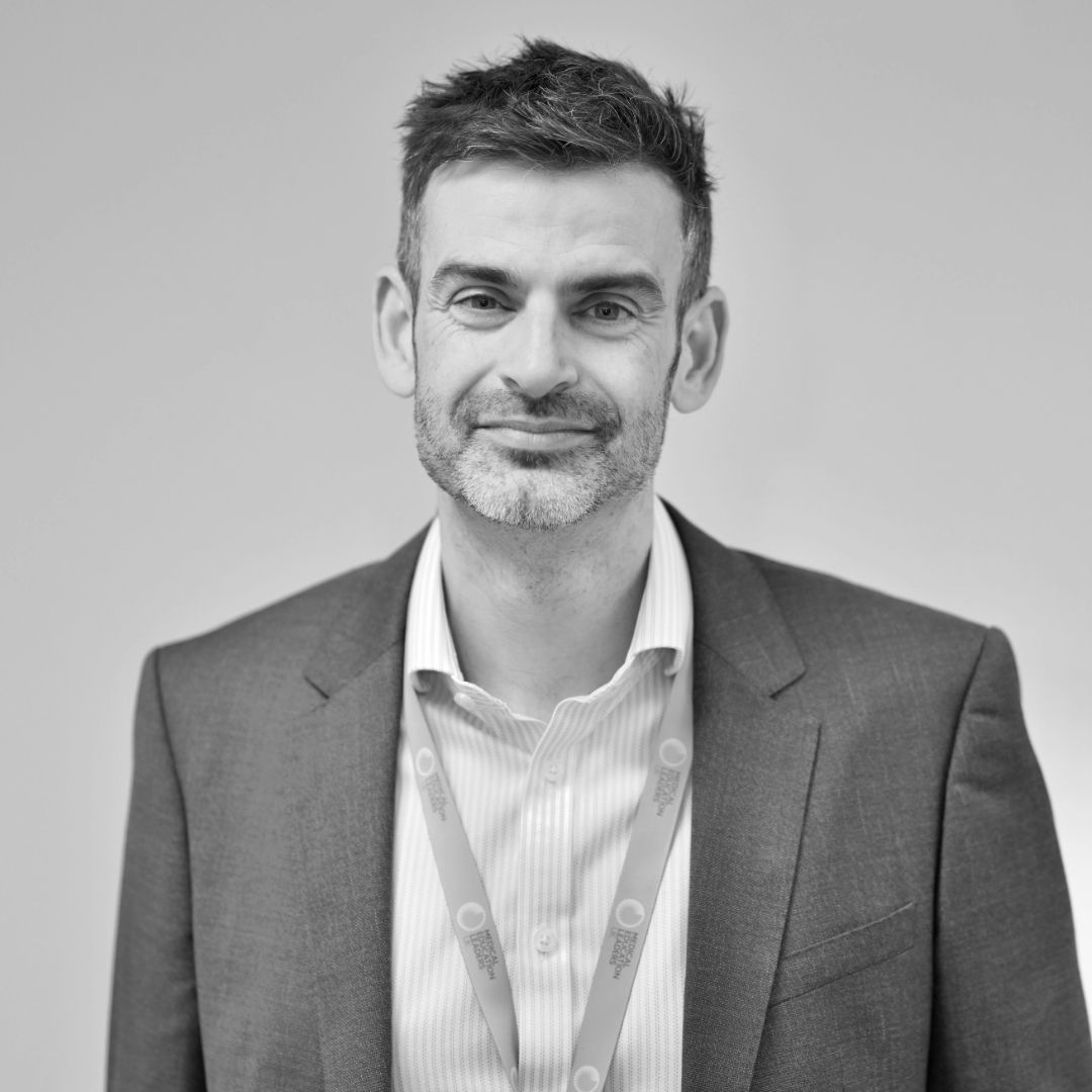 Professor Dan Lindfield is running the 2025 London Marathon to raise £5,000 for Glaucoma UK.  He values the charity’s support for patients, inspiring him to take on the challenge. Run for us in 2026! Sponsor Dan here: buff.ly/4gI1s4r 

#Glaucoma #GlaucomaAwareness