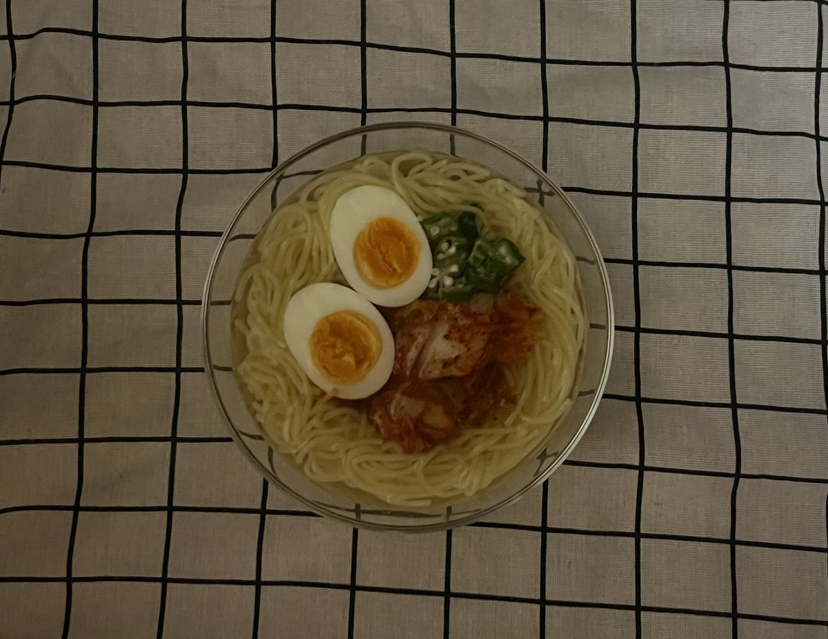 novemberlilili's tweet photo. 夜🌙カルディで58円で売ってる冷麺スープと紀文の糖質ゼロ麺で冷麺✨🍜
この冷麺スープ、水で割るだけなんだけど本格的な味作れて安いしオヌヌメ😻
糖質ゼロ麺は紀文の丸麺が好き！
(約165カロリー) https://t.co/kM1Io2eQQP