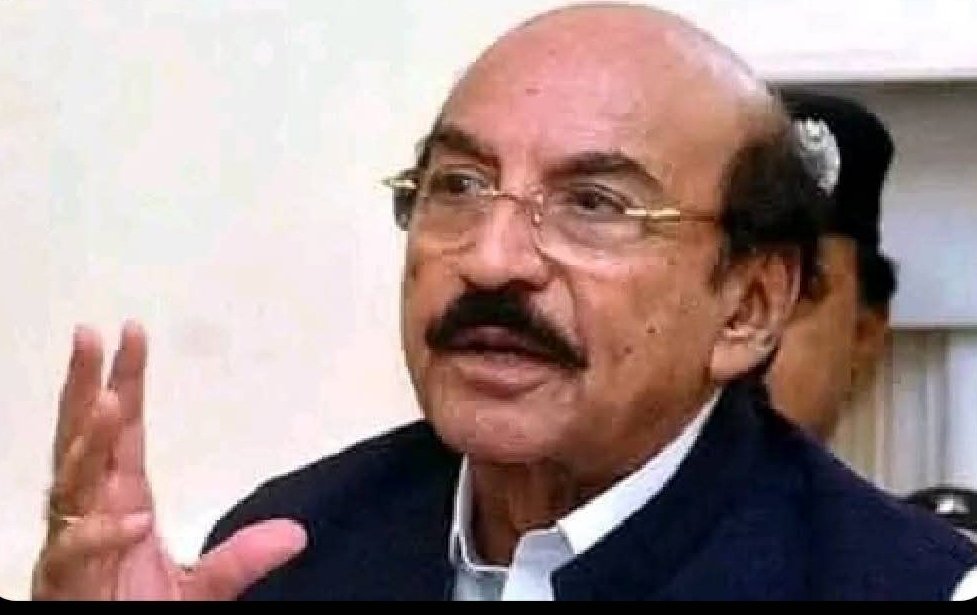 بھارت اور ہندوستان مل کر بھی پاکستان کا کچھ نہیں بگاڑ سکتے 
پھر یہ انڈیا کیا چیز ہے
 🤣