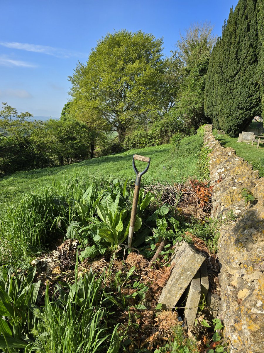 Walk_Wiltshire's tweet photo. Spontaneous 13.6-mile walk today! Explored Devizes, Poulshot (ancient green!), Seend (Saxon roots!), and brushed past Bulkington (historic weaving village). My feet are complaining, but the scenery was worth it!
#VisitWiltshire #WalkWithMe #WeekendWalks https://t.co/8eD5uV3DFO