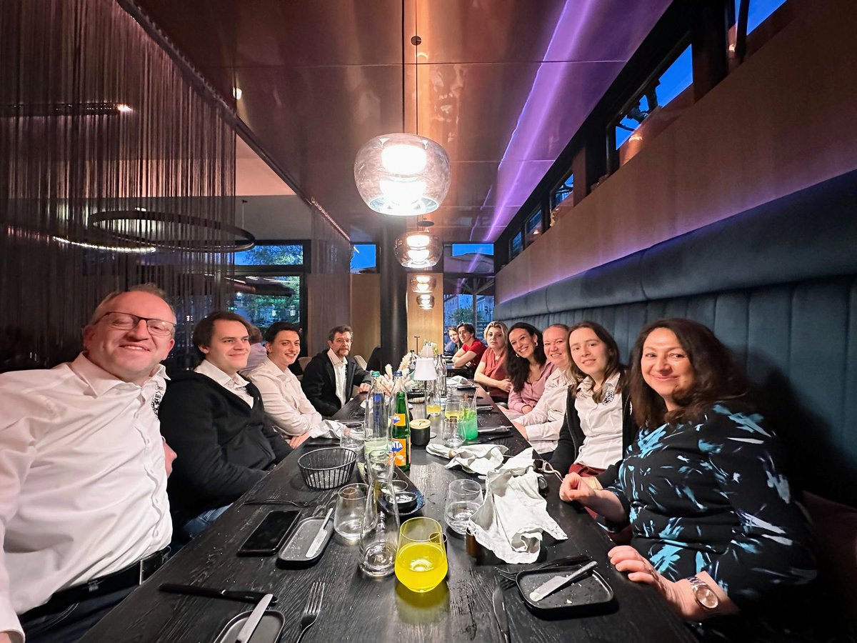 Schachfr. Deizisau (@sfdeizisau) on Twitter photo Beide Bundesliga-Mannschaften der Schachfreunde Deizisau beim Abendessen während der zentralen Endrunde der <a href="/SchachBL/">Schachbundesliga</a> . Beide Bundesliga-Mannschaften der Schachfreunde Deizisau beim Abendessen während der zentralen Endrunde der <a href="/SchachBL/">Schachbundesliga</a> .