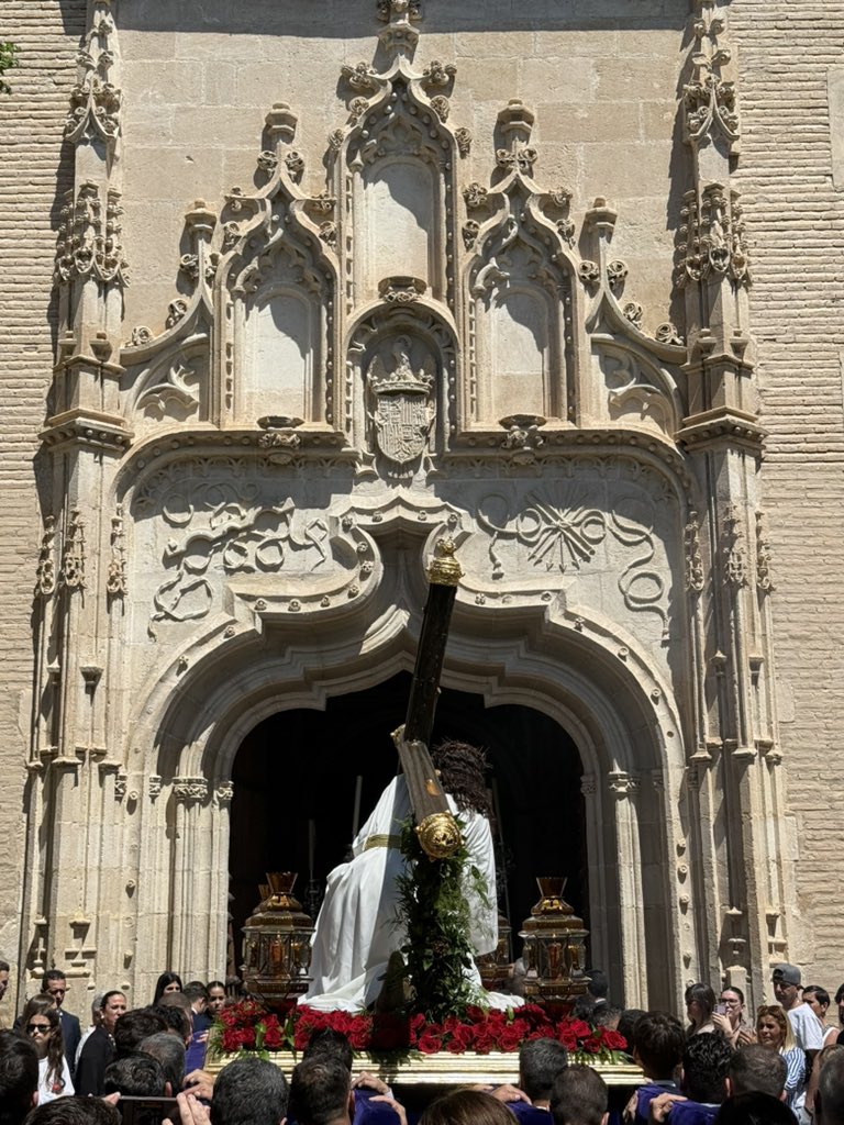 Entra en Santa Isabel la Real el Señor de las Tres Caídas