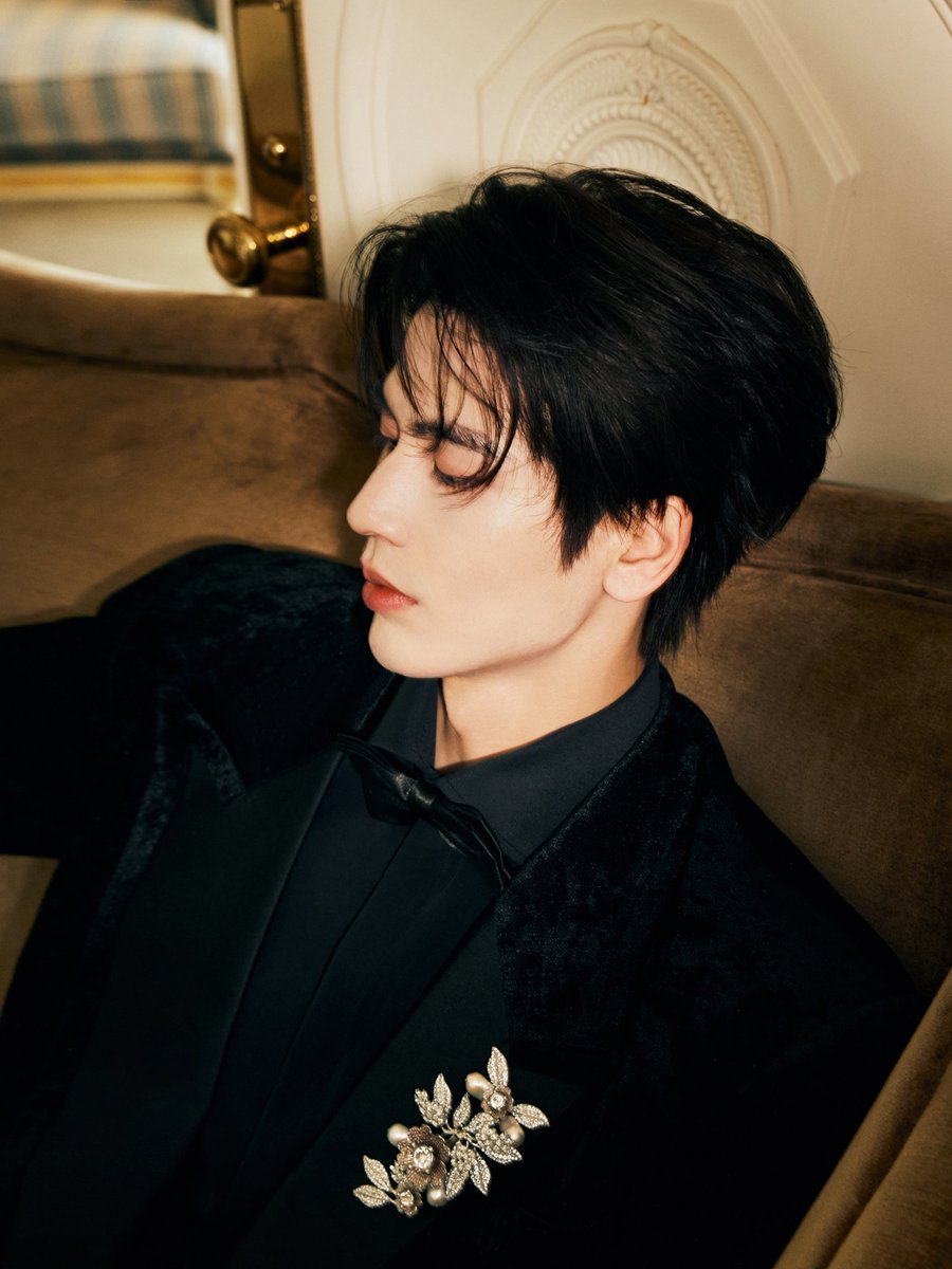 DailyZLH's tweet photo. Side profile 🤌🤌

#ZhangLinghe https://t.co/Xtjg5Gl8ZQ
