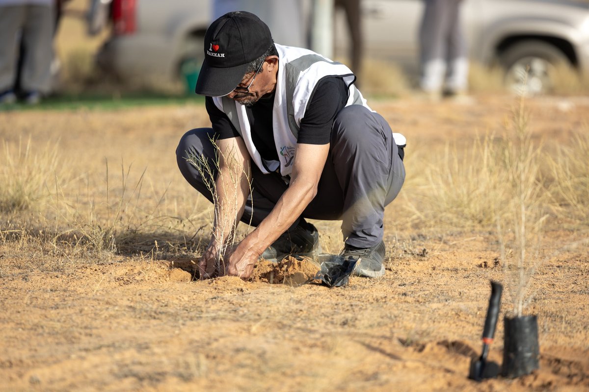 🌿 | نشكر فريق #مشاة_وهايكنق_عنيزة <a href="/Unaizah_walkers/">مشاة وهايكنج عنيزة</a> بمشاركتهم في مبادرة التشجير المقامة في حديقة الغضا ضمن فعاليات أسبوع البيئة 2025، تحت شعار:
 "بيئتنا كنز.. بصفائها ونقائها"
نسعد بخطوات تخدم الأرض، وتزرع أثرًا أخضر 🌱