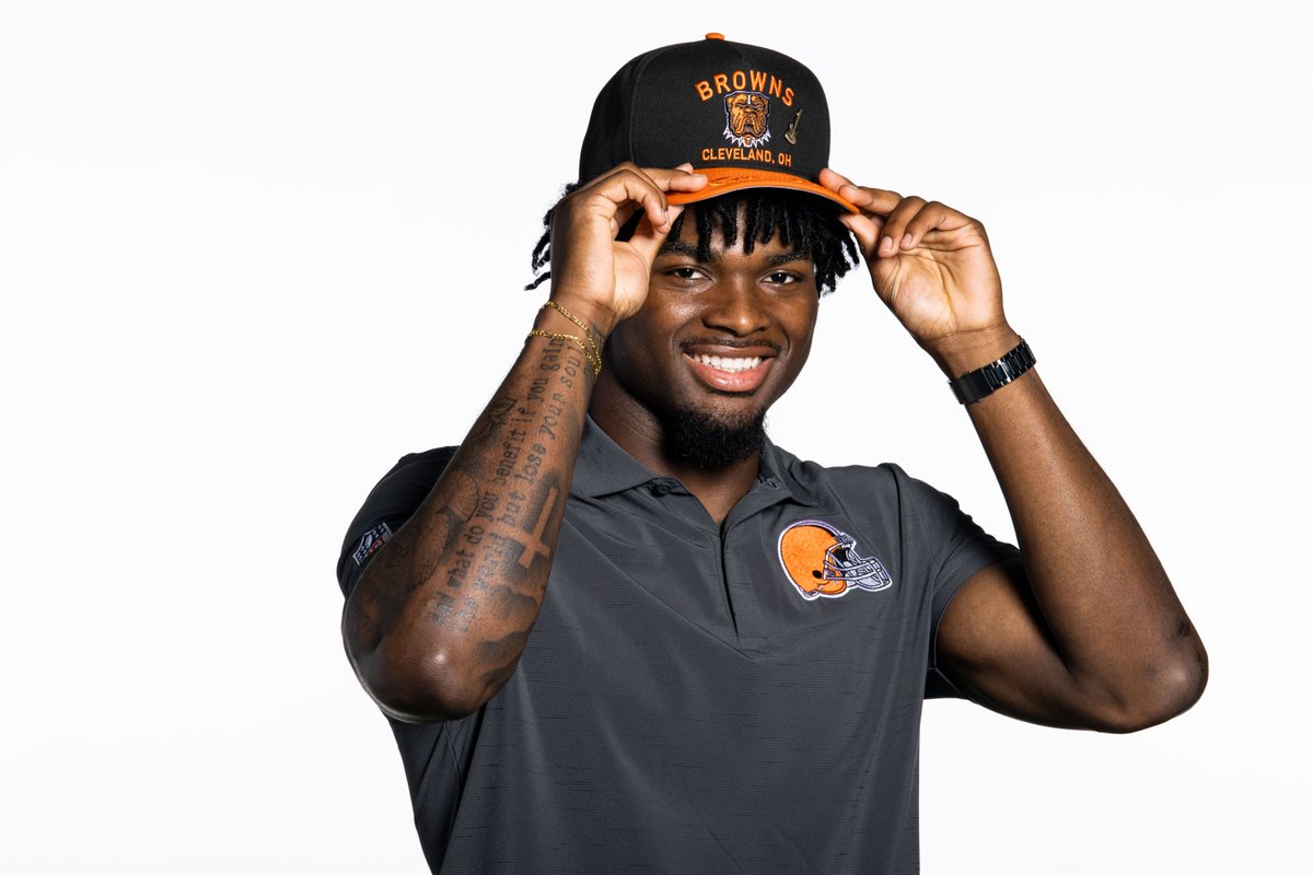 Browns's tweet photo. official pics of our Day 2 guys 🖼️

@quinshon_ x @C_Schwesinger x @fannin_jr https://t.co/nozYUiP81Y