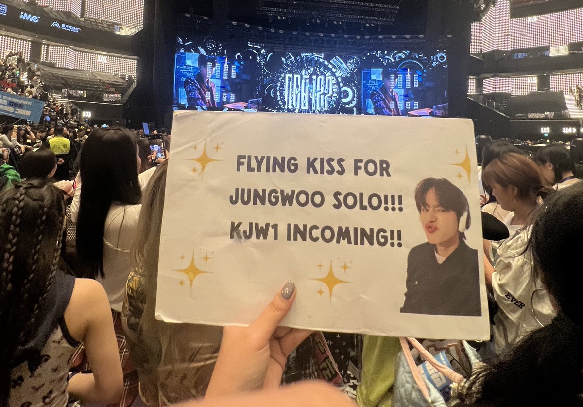candieswoo's tweet image. im delusional and i believe this was for me. kim jungwoo solo, lets fucking go.