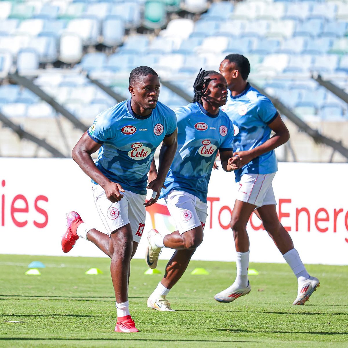 RevocatusMagum1's tweet photo. Kwaajiri ya defensive ni mzuri #Ateba
@SimbaSCTanzania https://t.co/RvnNnzpjLi