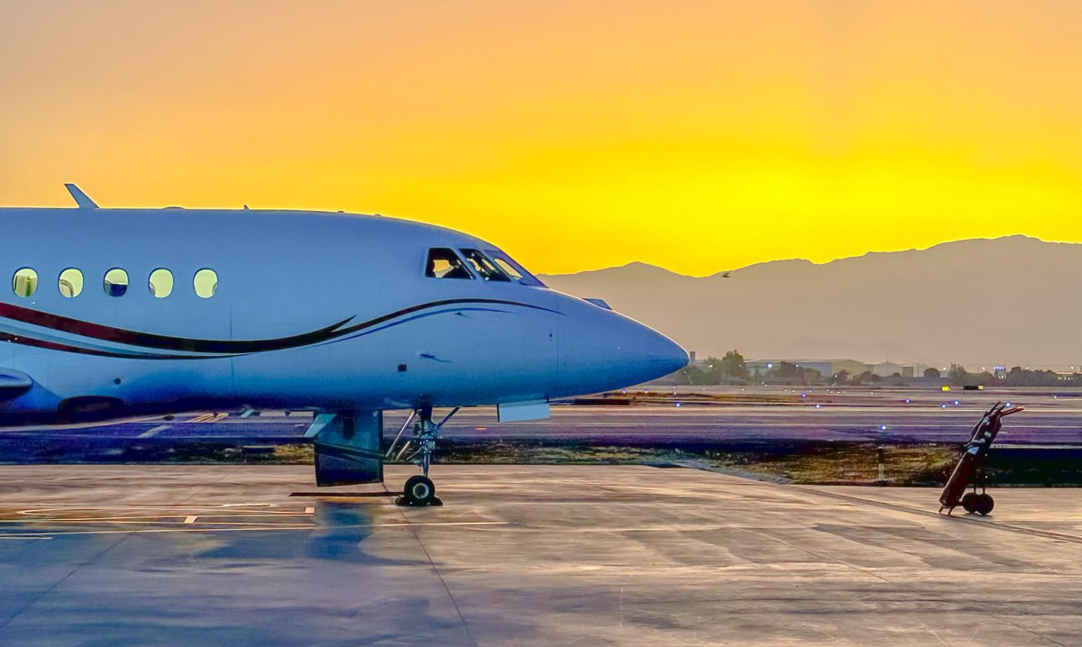 DassaultFalcon's tweet photo. Day���s end for a hard-working Falcon.
📷 by Falcon Jean-Philippe Belen
#iFlyFalcon https://t.co/ZnW7qxMCgH