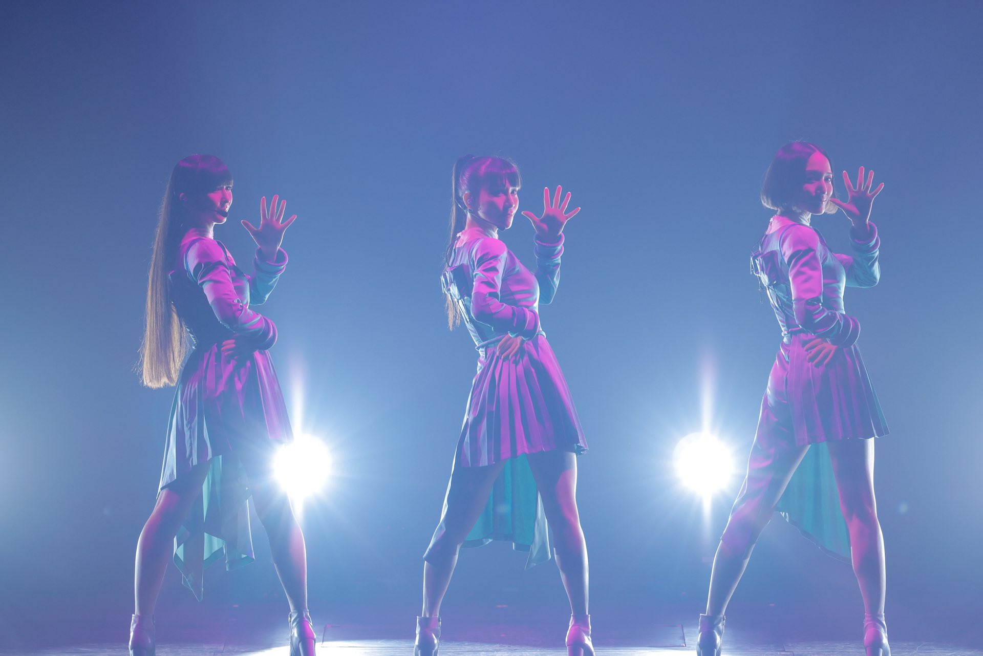 Gpia_lAaEAARzW9?format=jpg&name=large