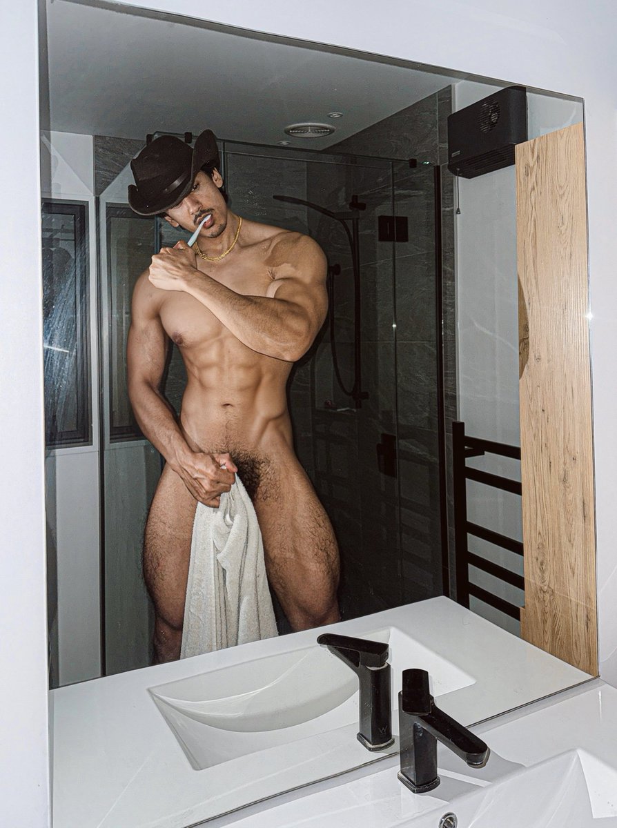 One hand brushing my teeth.
One hand holding this towel.
Which one should I let go of first?🤠