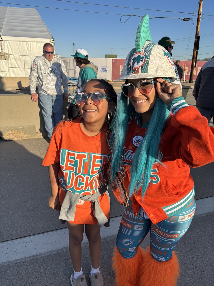 I met this cutie Natalie on the way out of the draft yesterday. She was radiating the very same Dolphins spirit and excitement I had at her age and still do! I decided to give her my extra pair of glasses. I think they suit her quite well, don’t ya think? 🥰

She ran back later