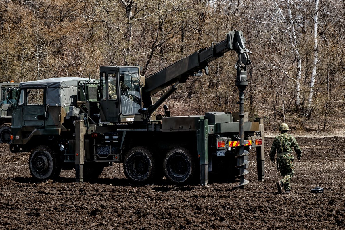 鹿追駐屯地記念行事2025
初めてお邪魔しました。
自然まみれのグラウンドで面白かったです。
道路障害作業車の展示は初めてお目にかかりました。
#鹿追駐屯地 #第5戦車隊 #第5後方支援隊
#第5施設第