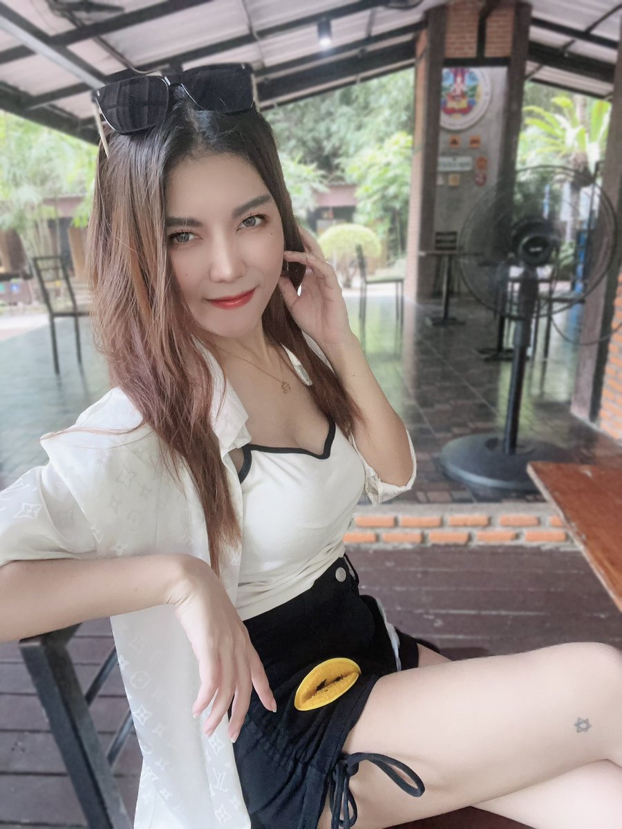 DegreesDiff's tweet image. โลก🌐นี้ไม่มีใครสมบูรณ์แบบ😅
สวนใหญ่😎สมบูรณ์ขึ้น😈