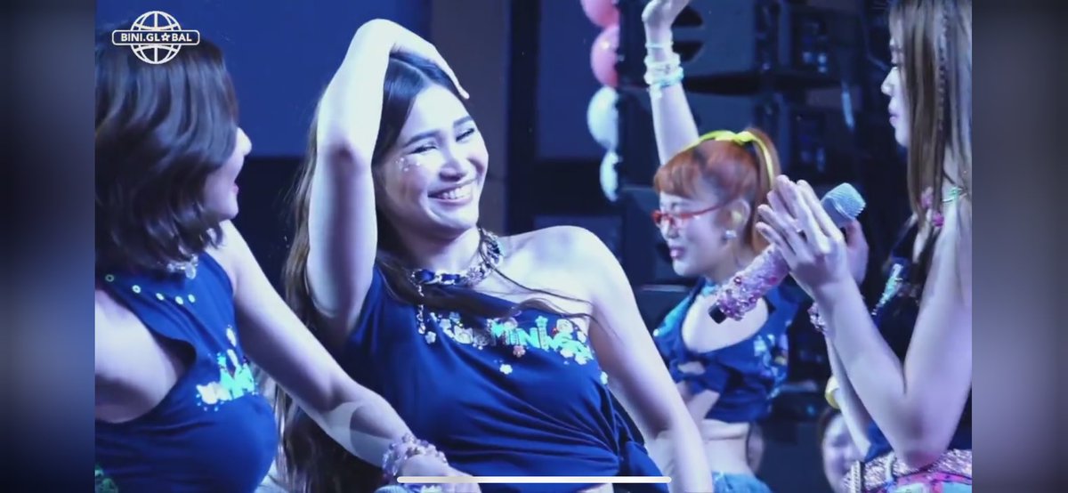 loimikhss's tweet image. 😭NAPAKACUTE NG BABY BLOOM NA TO

BINI MEETS BABY BLOOMS
#BINI #BINI_Miniverse #MINIv