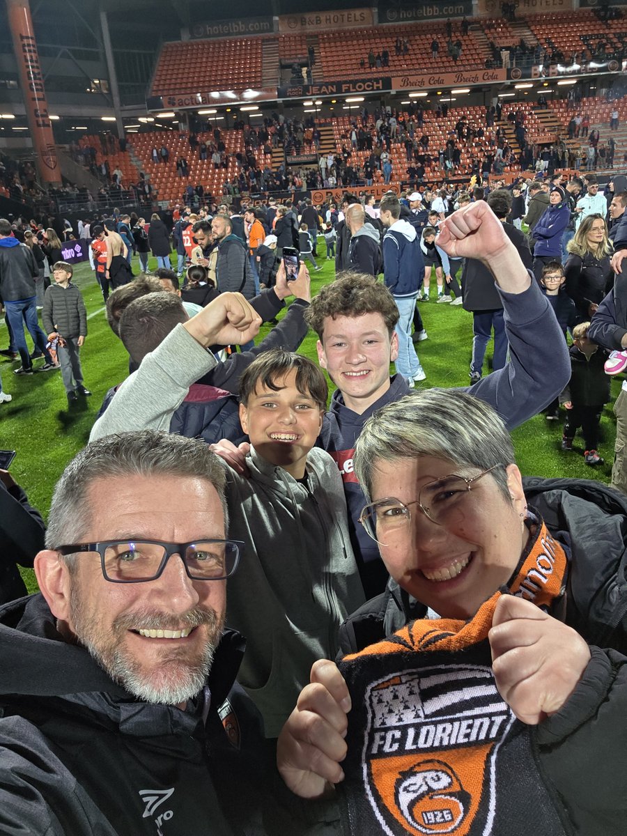 ArMe56's tweet photo. @tony_esnault 🧡🖤 https://t.co/HVOeIFOzcY