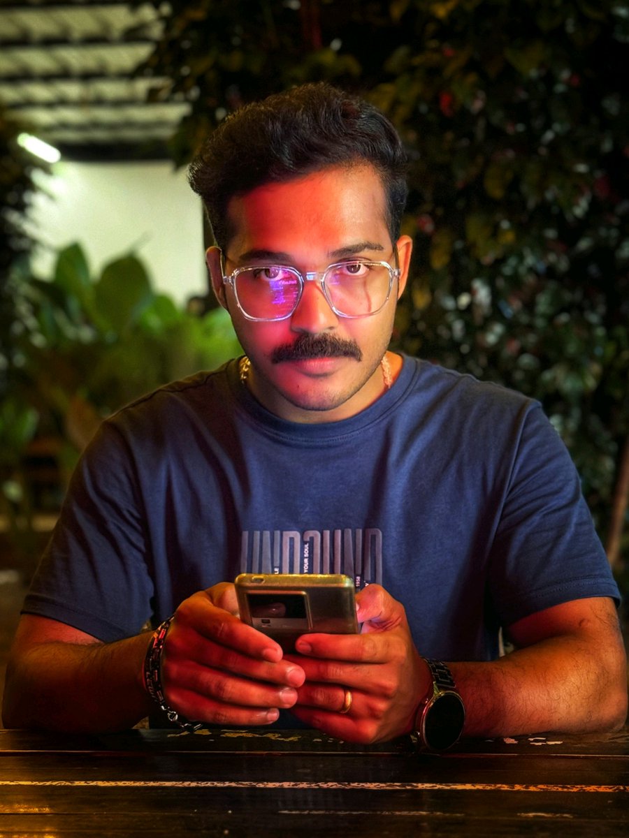 SarLockz's tweet photo. Real attitude starts with self-belief.😎
Pc - Midhun Madhu ❤️

#selflove #vibe #kerala #lights #musician https://t.co/C5Hoo8im2i