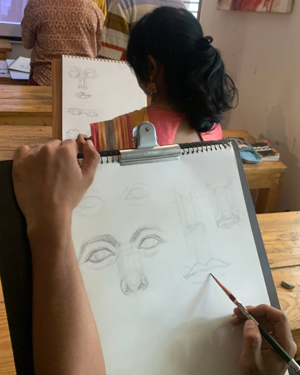 sampratishta's tweet photo. In today’s DFA Module 2 class, students are working on understanding and building facial features.
Step by step, they're learning to see beyond outlines and capture real structure and form.
#ArtStudents #FineArtsDiploma #FacialFeatures #DrawingPractice https://t.co/u20IHKAfAB