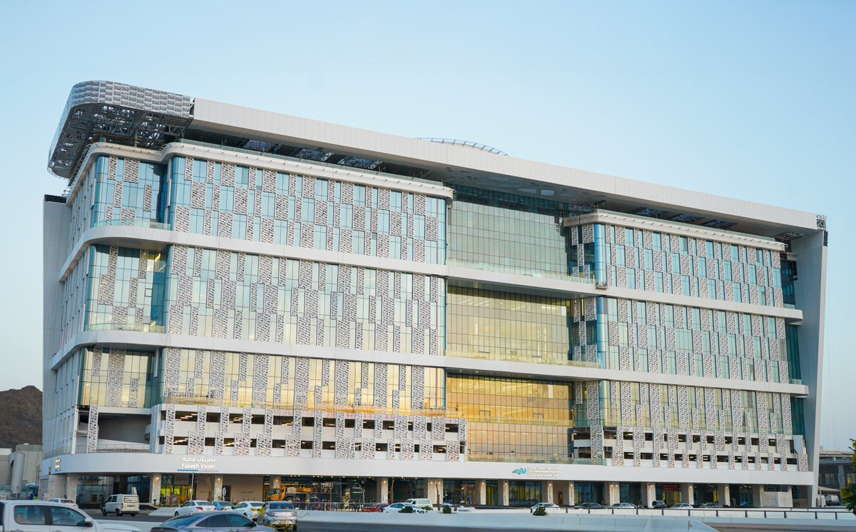 استكمالًا لإستراتيجيته التوسعية والتنموية..

مستشفى الدكتور سليمان #فقيه بالمدينة المنورة يفتتح أبوابه أمام الجمهور بأحدث المعدات والأجهزة الطبية المتطورة وبإشراف نخبة من الكوادر الصحية ذات الخبرات الواسعة 
<a href="/DSFHMadinah/">مستشفى الدكتور سليمان فقيه المدينة المنورة</a>
<a href="/FakeehCareGroup/">مجموعة فقيه للرعاية الصحية</a>
#رؤية_السعودية_2030
#الرعاية_الصحية
Ad