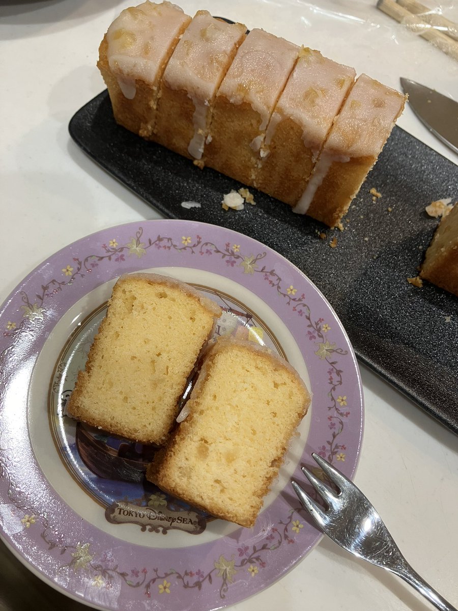 paruru_maso's tweet photo. 冷凍庫から発掘した美味しいもの🍋！！
本日のケーキ🧁✨美味しかった〜🥹
来年も買おう❤️‍🔥
#slcreations 
坊の利き苺がすごかった😂 https://t.co/Zf9ocihqk9