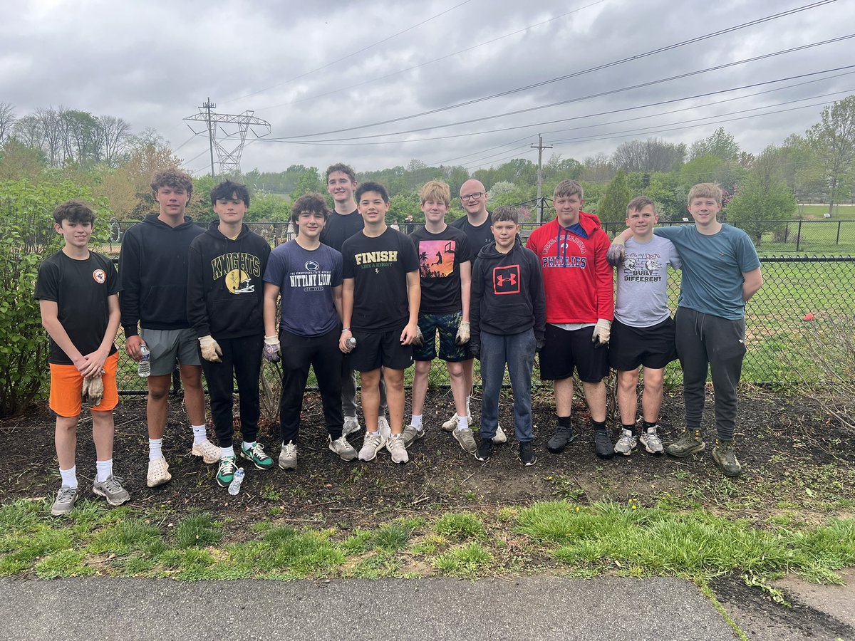 Yesterday our 8th Grade Football Players helped clean up the Smithbridge Park on Concord Townships Earth Day. We are proud of these boys stepping up who will be the future of GV Football! Great job boys!