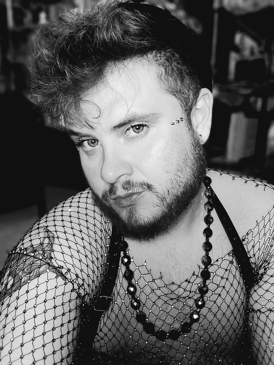 Transthirsttrap_Neo_Night_Time tweet media