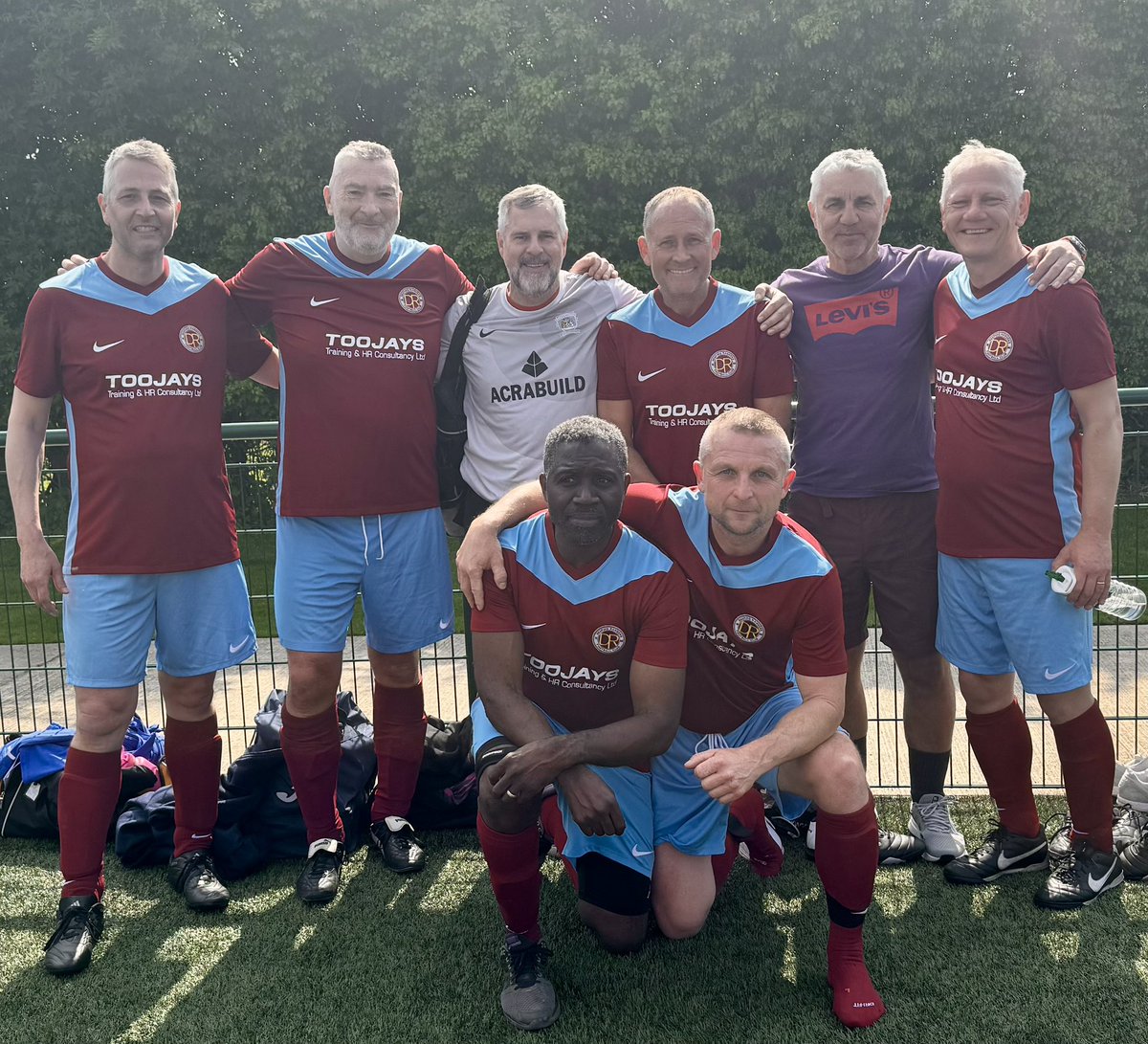 Mixed day for the boys as narrowly lose to Sleaford 2-0 (after a 🔴 for Tooth saw a pen conceded) &amp; they played rest of game a man down..&amp; some questionable decisions.But then a 2-0 win vs Stamford with Martin &amp; Tooth on the score sheet saw them end on a high🩵💜
#weaeeclaret