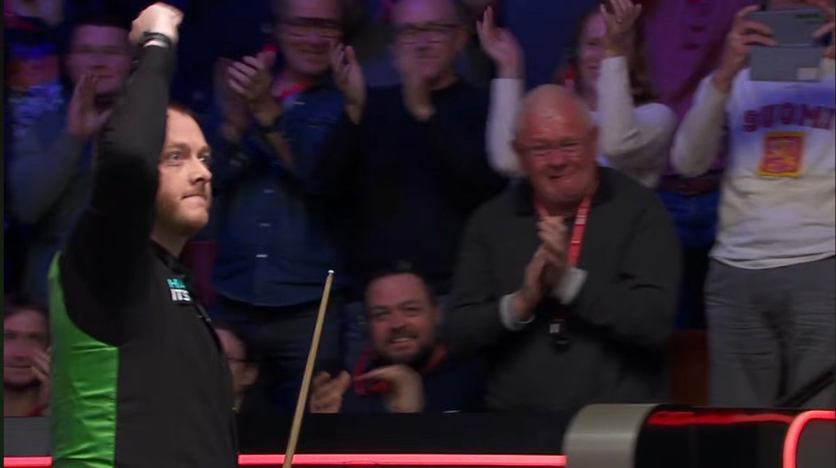 Absolutely awesome!! My first time in the front row at #Crucible and <a href="/pistol147/">Mark Allen</a> knocks in a history making 147 🥳 Sad to see him, getting knocked out, but he has many years left to go again 💪 🍻 #snooker #snookerworldchampionship #Sheffield