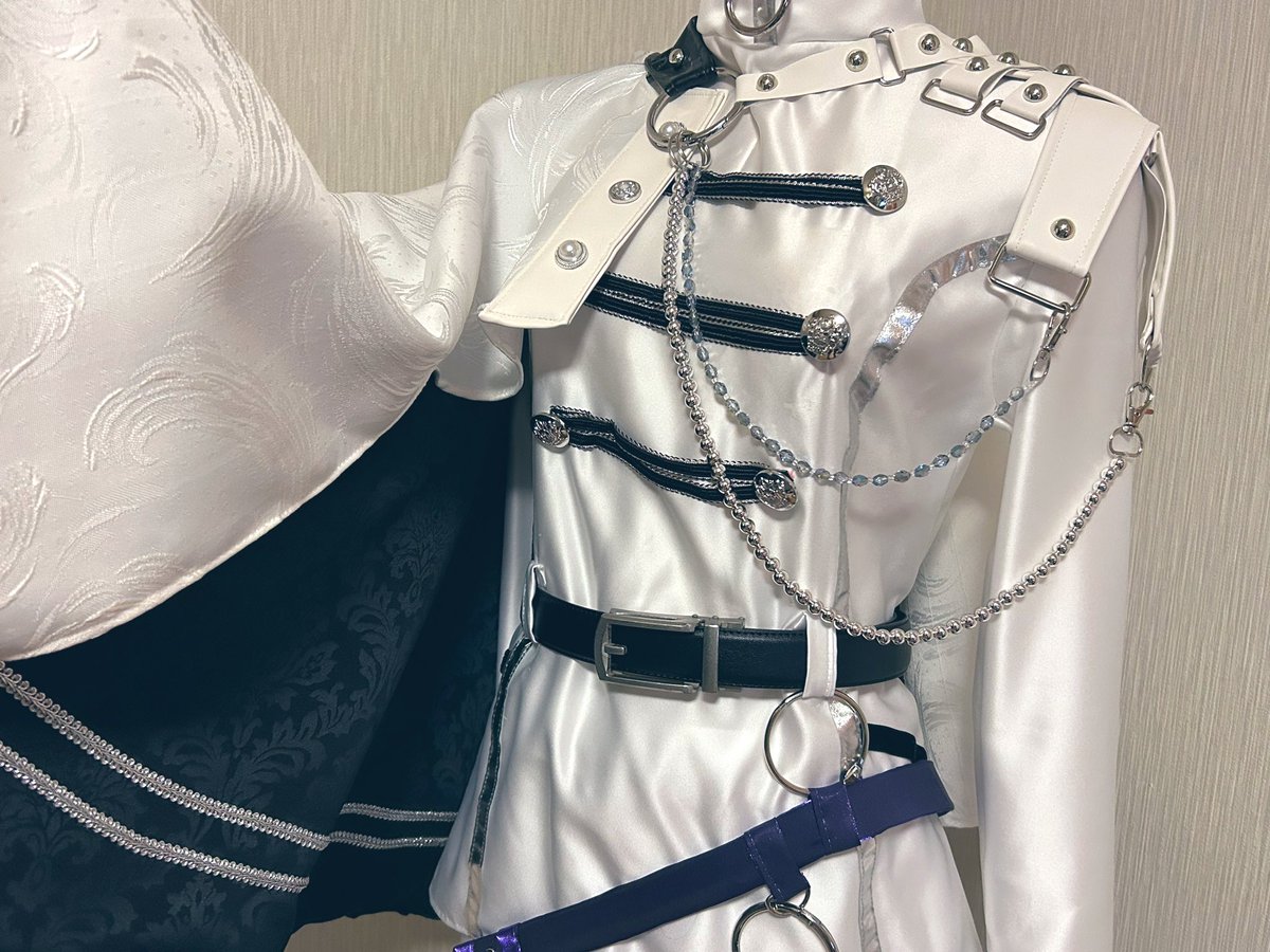 コスプレ衣装 まほやくの白まほオーエン作りました。 かれこれ2年近く