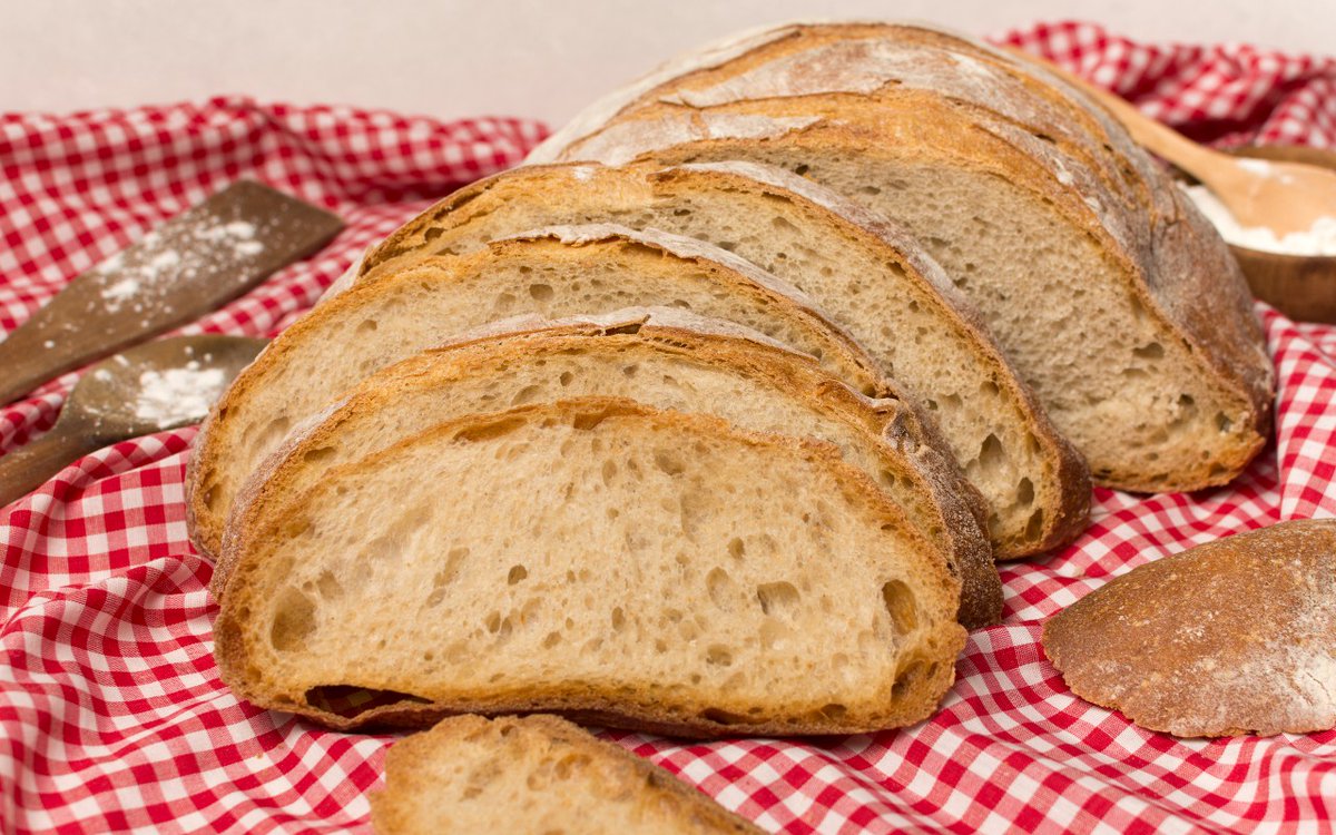 rezeptheft.at/rezepte/bauern… 
Bauernbrot steht für ursprünglichen Geschmack, handwerkliche Qualität und eine traditionelle Rezeptur, die seit Generationen weitergegeben wird. #rezeptheft #bauernbrot #brot #selbstgebacken