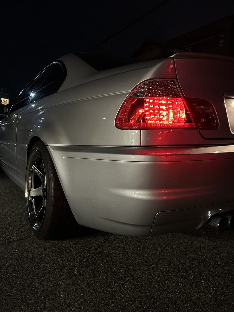 ae86toe46m3's tweet image. 車高調寸法合わせたけど右の方が若干車高下がるのはe46m3の特徴？なんですかー？
知ってる方教えて下さい🙇🙇
#e46m3