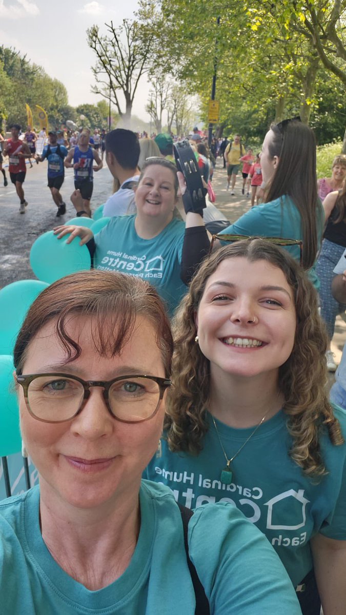 CardinalHumeCHC's tweet image. Our team is out in full force at both mile 8 and mile 17 of the London Marathon!
If you see us give us a wave!
Thank you to all our runners, you’re all fantastic 🏃🏼♀️🏃🏾♂️