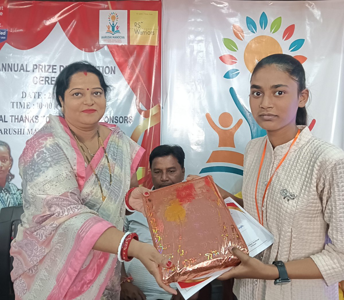 Small steps, big dreams! 🌟
KSSD Trust distributed school bags &amp; study materials on 26th April to empower young learners. 🎒📚
Thank you Ms. Aarushi Manocha &amp; Mr. Premal Parekh (RS Warrior Group) for your amazing support! 🙏

#KSSDTrust #SkillDevelopment #SocialImpact