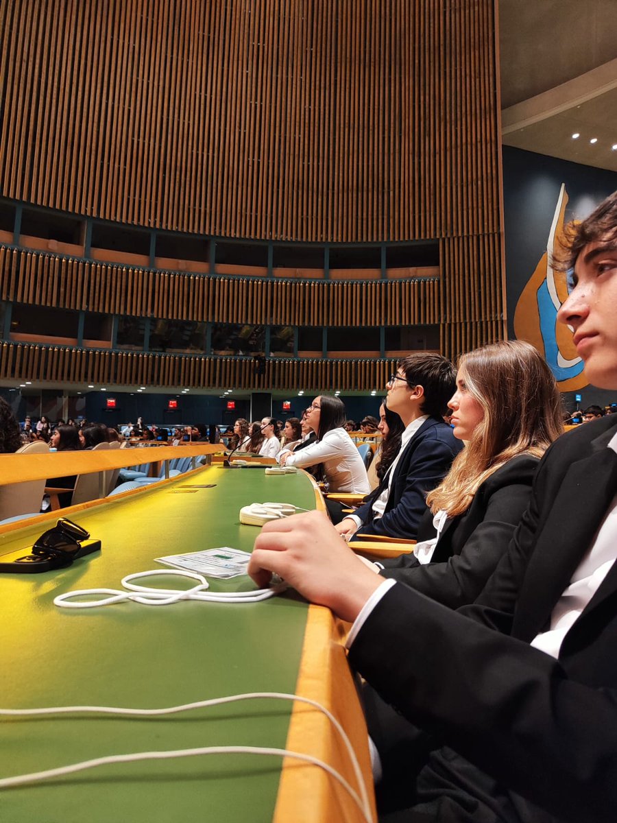 Un año más, diez alumnos de 3° ESO de institutos públicos representan a la Comunidad de Madrid en la edición internacional del programa   #Globalclassrooms en la sede de Naciones Unidas en Nueva York #GCIMUN #UnitedNations #NYC <a href="/dcerverao/">david cervera</a> #IFC_M