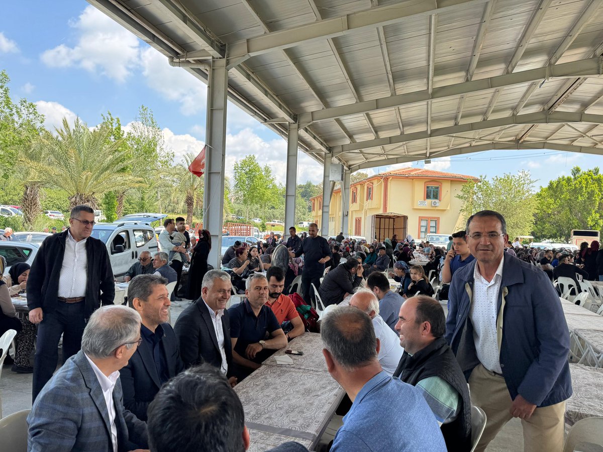 Milletvekilimiz Mustafa Köse(<a href="/avmustafakose/">Av. Mustafa KÖSE 🇹🇷</a>)  ile 

Döşemealtı İlçe Teşkilat Başkanımız Yusuf Aytar’ın merhum babası adına okuttuğu mevlide katıldık.

Aksu Karaöz Mahallesinden Süleyman Kayaş’ın merhum babası için okuttuğu mevlide katıldık. 

Rabbim kabul etsin.