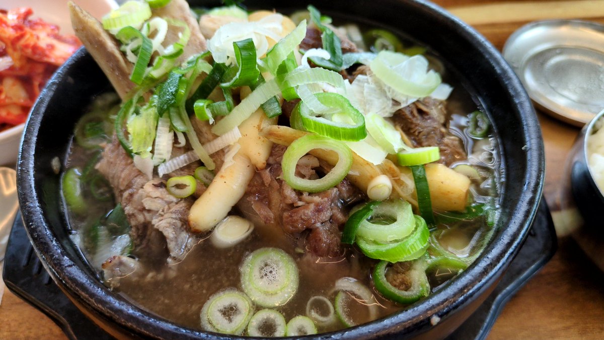 candoki's tweet image. 韓国出張
ランチのカルビタン！
今回は上手く骨から肉が外せた！