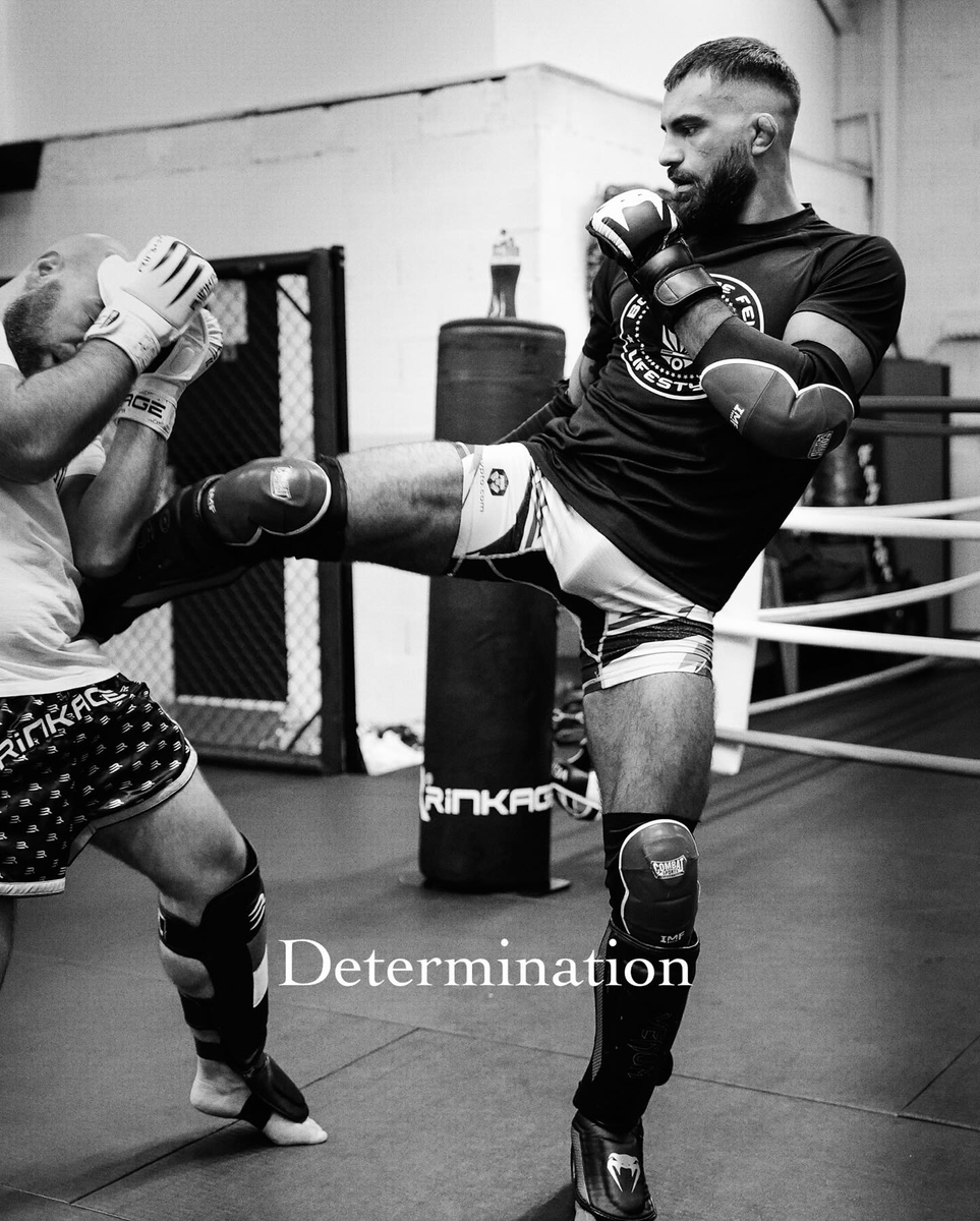 BenoitSt_Denis's tweet photo. ⏳ La #Patience forge le mental 🧠
⚡ La #Détermination guide chaque mouvement 🚀

🛠️ Deux piliers invisibles mais essentiels dans cette préparation 🔥

🔜 Objectif #UFC315 🗓️

#Discipline #Mindset #Progression #TeamBSD https://t.co/Gk4SYVd9td