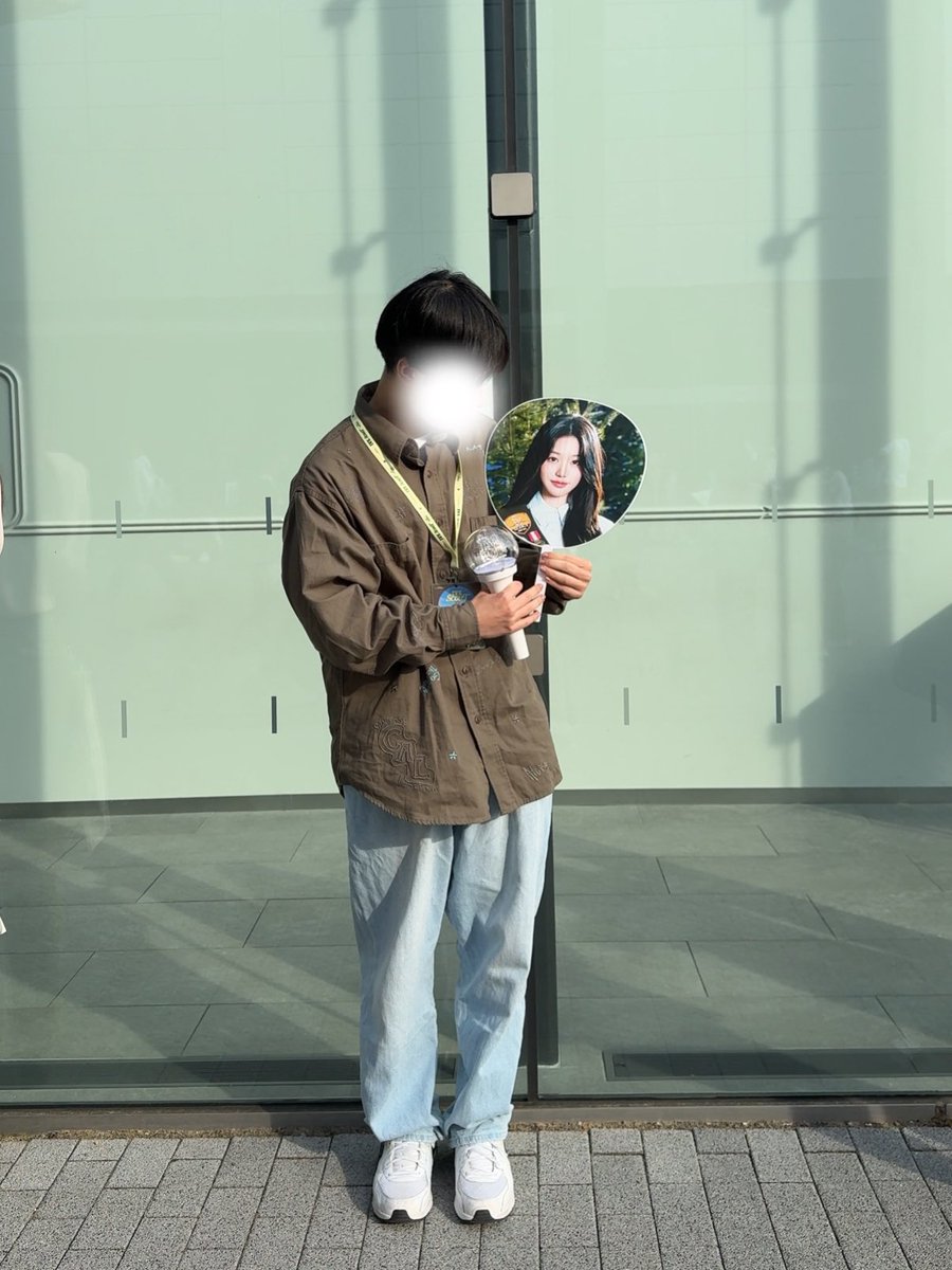 今更感だけどIVE2日間参戦して確定ファンサ貰ってサインボールも投げてくれた😻
IVEちゃん次はpaypayドームね🫵🏻🌟