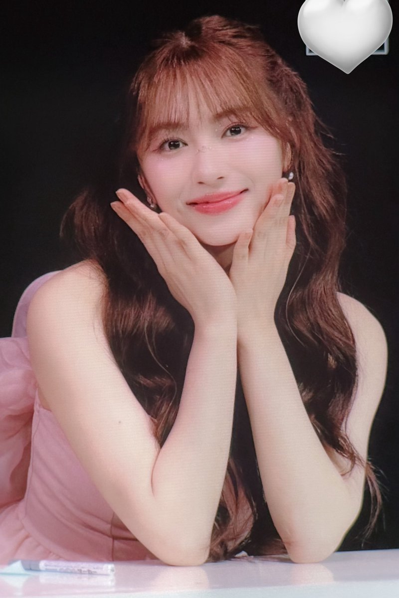 😽➰🩷 tweet media