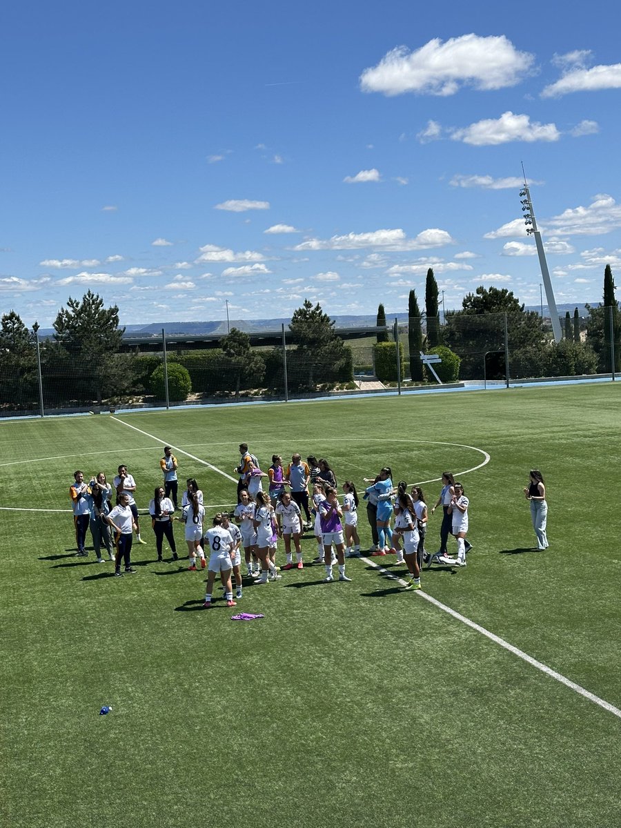 🚨 RESULTADO l Real Madrid B 3 vs 1 FC Barcelona B. 

⚽️ Sara Martín. 
⚽️ Noe Bejarano. 
⚽️ Pau Comendador. 

EL CLÁSICO ES BLANCO. ✅🤩🤍

#HalaMadrid #ElClásico