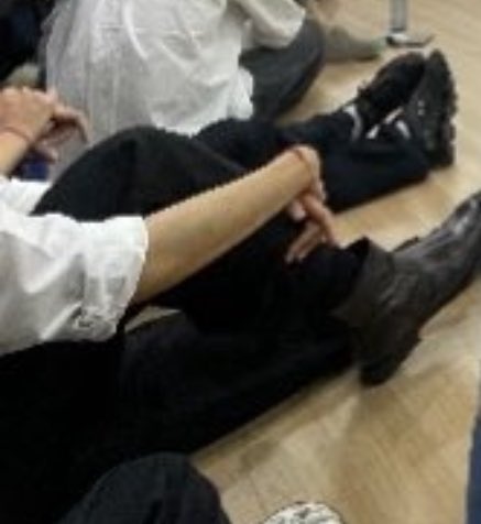 babybaek_boo's tweet photo. ตอนแรกนึกว่านั่งจ๋องคนเดียว สรุปน้องนิก็นั่งอยู่ข้างๆละด้ายแดงกระแทกตามาก🥹 https://t.co/FBejU85iJW