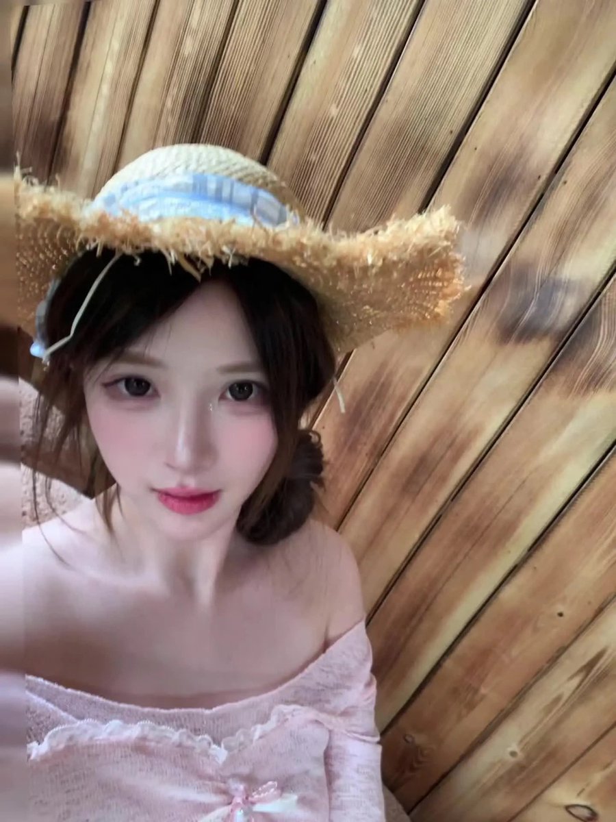 我是一个牛仔，晚上爱喝牛奶 https://t.co/HBbmEph8MF
