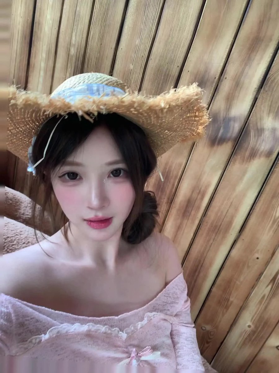 我是一个牛仔，晚上爱喝牛奶 https://t.co/HBbmEph8MF